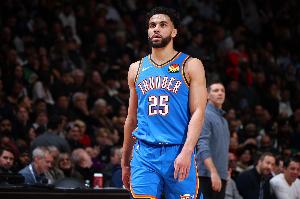 优质次轮秀！阿杰伊-米切尔突破高抛得分 个人已经3中3