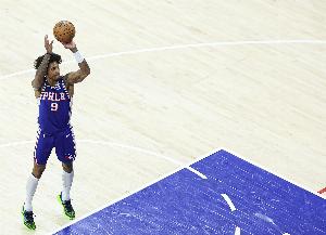 急先锋！乌布雷11中7得到18分3板2助2断2帽 三分4中2