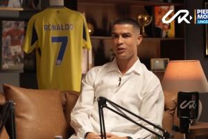 C罗：弗格森爵士就像是我在足球上的父亲 我会永远记住他对我的好