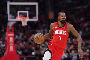 平平无奇！杜兰特上半场11投4中拿到9分3篮板2助攻1抢断