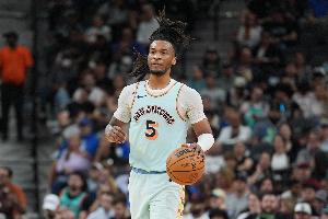 突然发力！凯尔登长传输送炮弹 卡斯尔重扣帮助马刺轰8-0打停鹈鹕