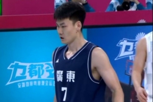 最强二轮秀！王睿泽半场6中5准度拉满 拿下13分3篮板1抢断