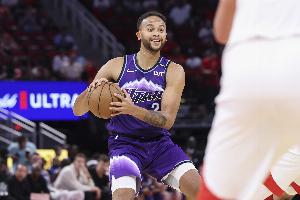 对阵森林狼8分4板4助！李凯尔发博晒赛场照：熟悉的感觉