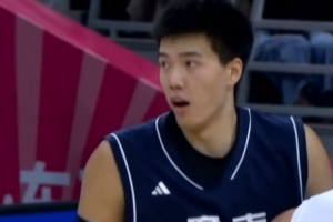 替补高效！焦泊乔10中7拿下15分9板3助