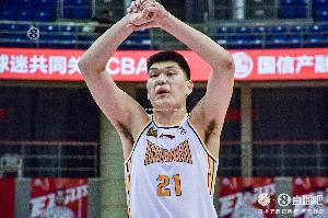 身高优势明显！刘传兴3中3轻松拿下9分6板2助1断