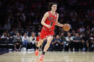 吉迪因脚踝伤势缺战马刺！美媒打趣受伤理由：德安德烈·亨特