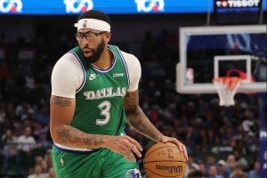 记者：独行侠应让AD休战直至交易完成 不能冒他再次受伤的风险