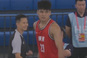 小组赛-刘康能13分 陈国豪4分3板 广东三人全运男篮力克江苏队