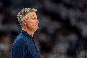 火眼金睛！TJD三分犯规&裁判回看没有升级 科尔挑战成功取消犯规