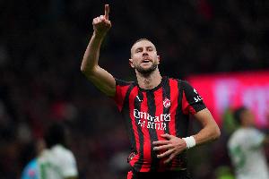 米体：在阿莱格里的指导下，帕夫洛维奇成为了米兰的钢铁之墙