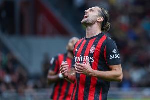 记者：每个人都在谈论莫德里奇，但拉比奥特是米兰中场最重要球员