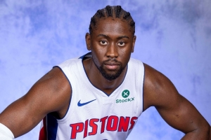 九连胜来了！勒维尔快下暴扣领先10分 活塞多主力缺战