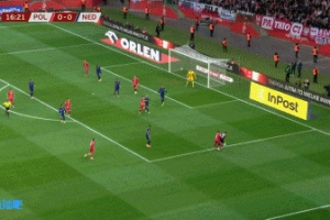 如入无人之境24岁范德芬边路起飞一条龙疯狂推进，连过数人