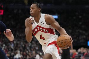 玩起来了！巴恩斯反击背后妙传 可惜对手犯规