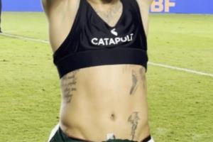 身材如何？33岁内马尔赛后脱球衣谢场，腹肌几乎消失……