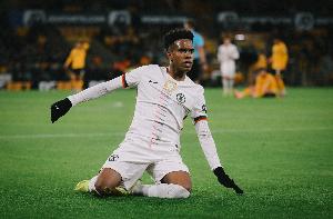 六台嘉宾：埃斯特旺是U20最佳左脚将，进球能力和盘带优于亚马尔