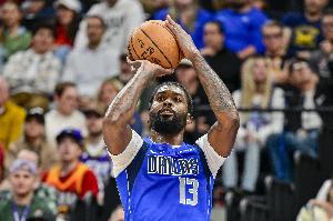 外线开炮！马绍尔首节5中4独得11分 三分4中3