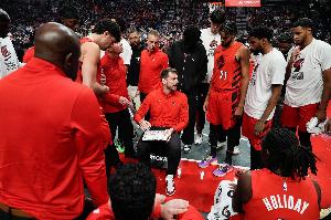 媒体人：开拓者末节狂追21分最后白忙活 斯普利特逆天改命局失败