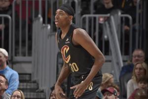 白干了！双向球员汤姆林一天工资仅3658美元 吃T被罚2500！